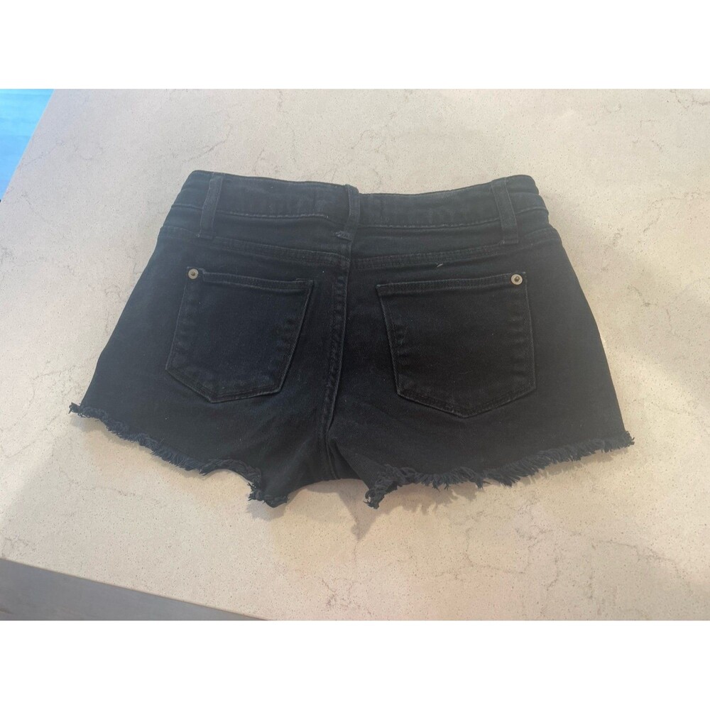Shorts - Picture 3 of 3